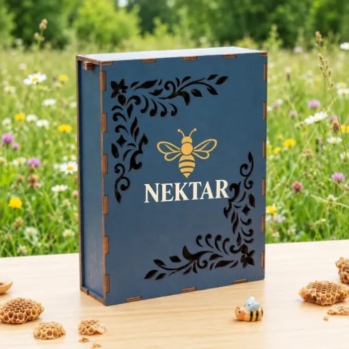 Naxışlı göy qutuda bal şəkil